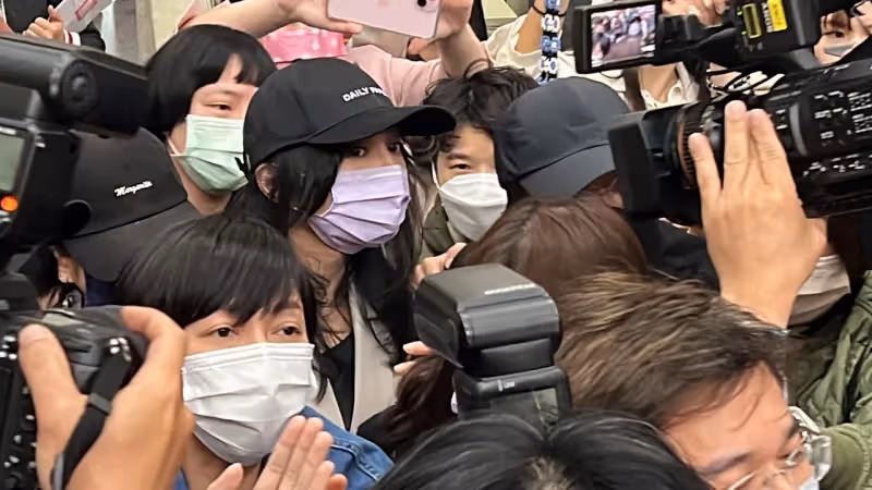 F.I.R.前主唱Faye涉誣告出庭！10親友護駕爆衝突　檢聲請傳陳建寧、阿沁作證