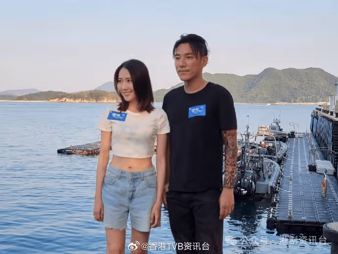 張頴康手擘紋曬身演賊公！阮嘉敏被槍聲嚇親
