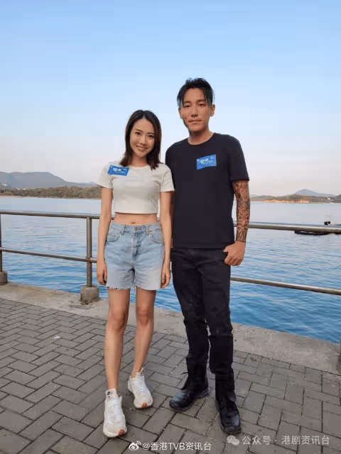 張頴康手擘紋曬身演賊公!阮嘉敏被槍聲嚇親