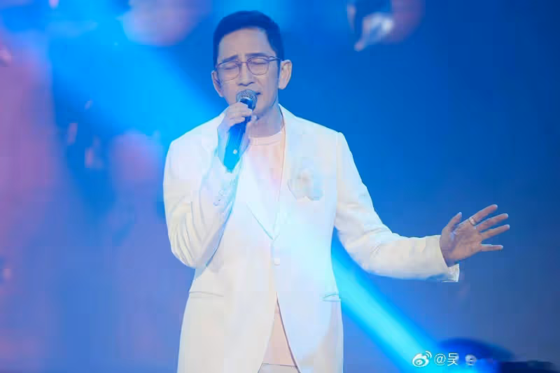 直播首秀慘澹收場！知名港星吳啟華被批濾鏡太重，銷售額不忍直視