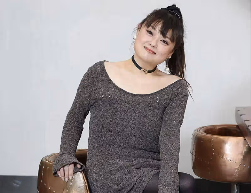香港女星半年減肥110斤,直播帶貨腋下皮膚松垮,直接嚇壞網友