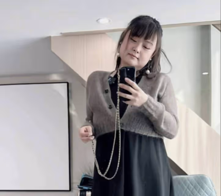 香港女星半年減肥110斤,直播帶貨腋下皮膚松垮,直接嚇壞網友