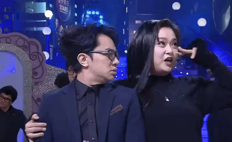 香港女星半年減肥110斤,直播帶貨腋下皮膚松垮,直接嚇壞網友
