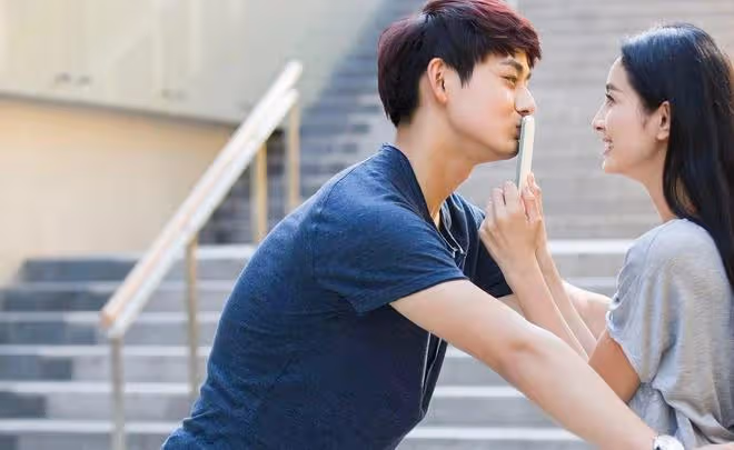 丈夫很愛我,也和他哥們曖昧不清,丈夫的生活做派讓我反胃