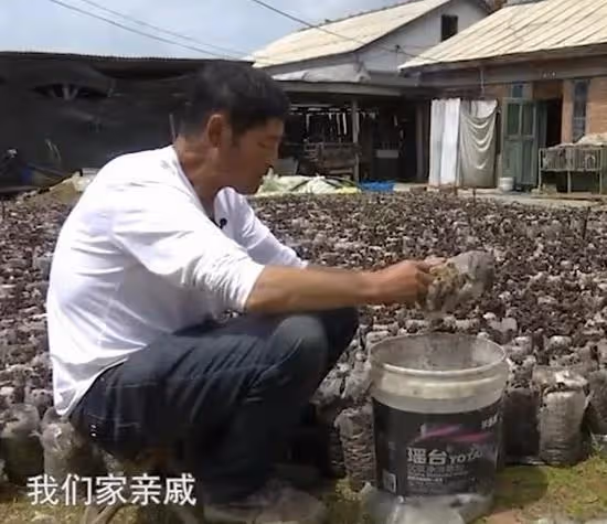 62歲男相親:兩人錢放一起花,大姐:我工資要自己養老,花男方的
