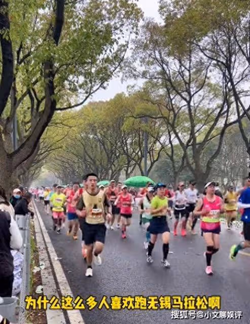 朱迅參加無錫馬拉松，全程帶傷跑完42公里，50歲穿超短裙很美麗