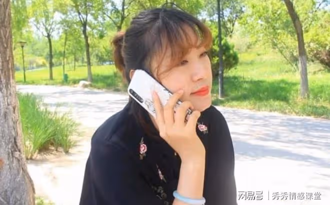 表弟結婚我送10萬,一周後我媽帶著與現任的兒子來了:這是你弟弟