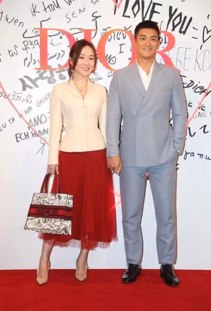 辣媽霍思燕身材雖然開始豐腴,但氣質真的絕,穿包臀裙高級有韻味