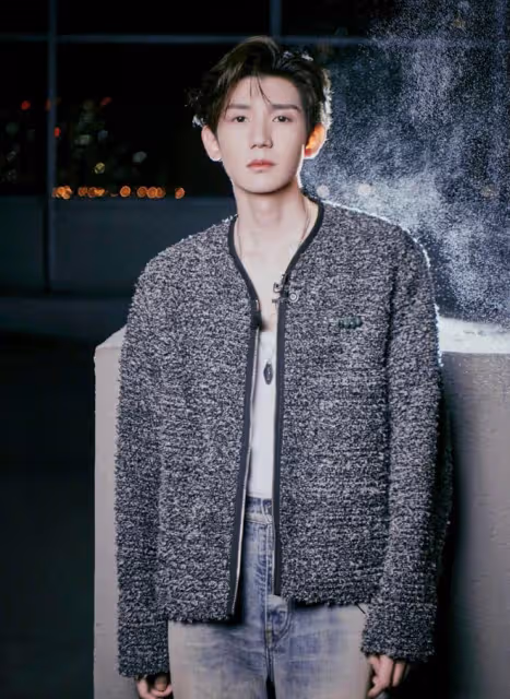 王源「貴公子」造型殺傷力太強,穿小香風少年感好足,乾淨又貴氣