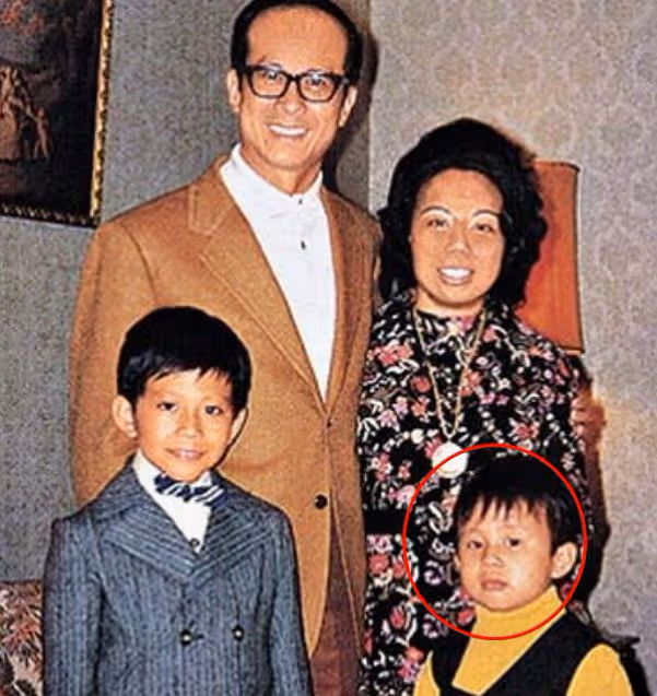 14歲李長治：李嘉誠親自取名，遺傳梁洛施好基因，能分百億身家