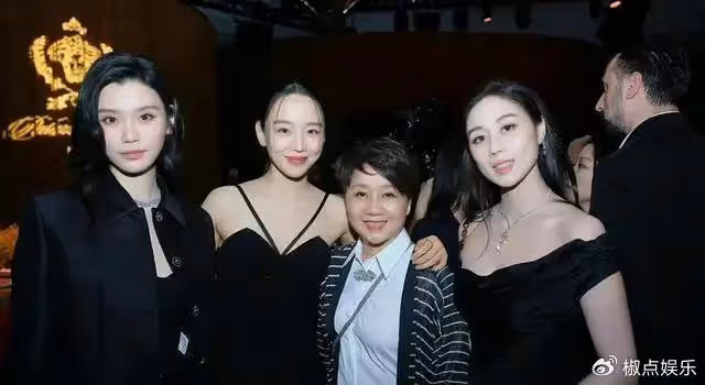梁安琪64歲生日慶典曝光！何超瓊打扮性感超搶鏡，趙露思驚喜現身