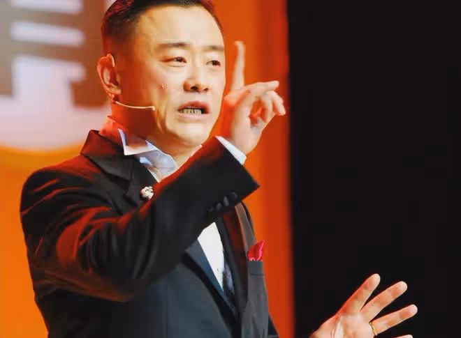 「不可一世」周立波近況曝光，消失6年的他，早已走上一條不歸路