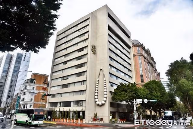 汪小菲剛回北京…S Hotel突拆牌改名「美憬閣「!正式切割大S!