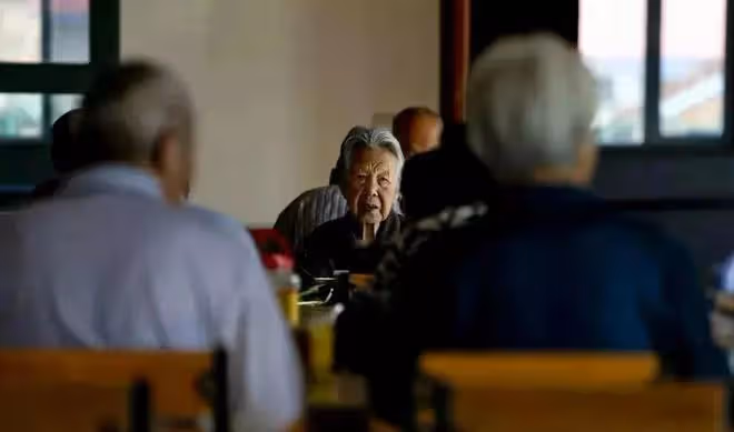 12年老保姆坦言：獨生家庭的老人，往往要比多子女家庭的老人幸福