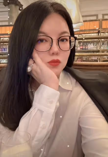 王詩齡成英國蘋果醬代言人，穿萬元衛衣擺造型，資源超一線女星！
