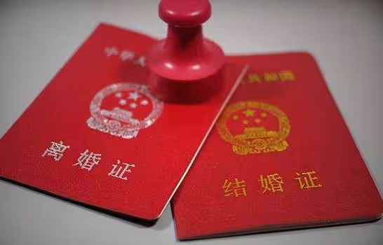 兒子結婚我離婚,是妻子不忠,還是丈夫家暴?妻子:自帶綠帽