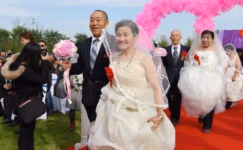 兒子結婚我離婚,是妻子不忠,還是丈夫家暴?妻子:自帶綠帽