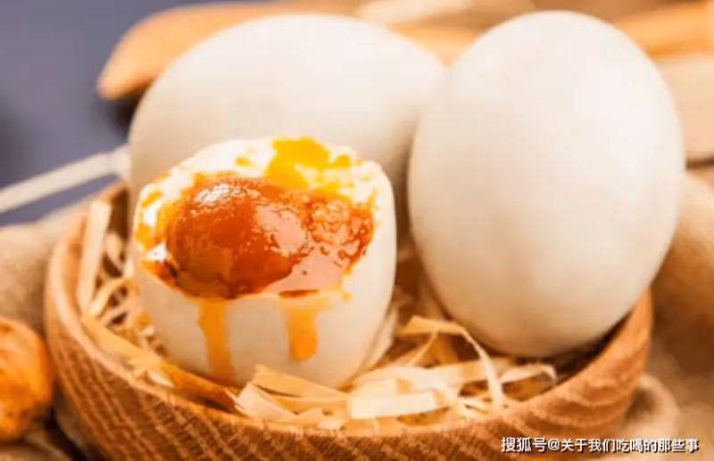 腌鹹蛋的傳統做法,不用黃泥,不用鹽水,30天流油起沙,咸鮮甘香