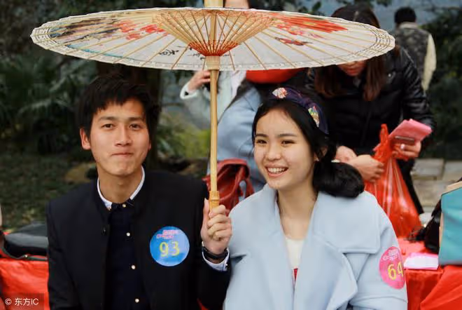 和大齡剩女相親,言談甚歡,看完電影後她卻把我拉黑了