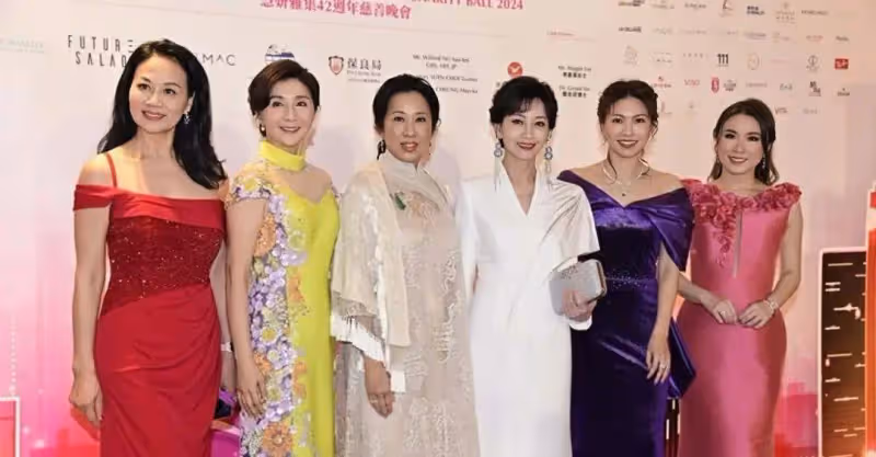 歷屆香港小姐齊聚一堂!女神趙雅芝艷壓全場,朱玲玲氣質絕佳