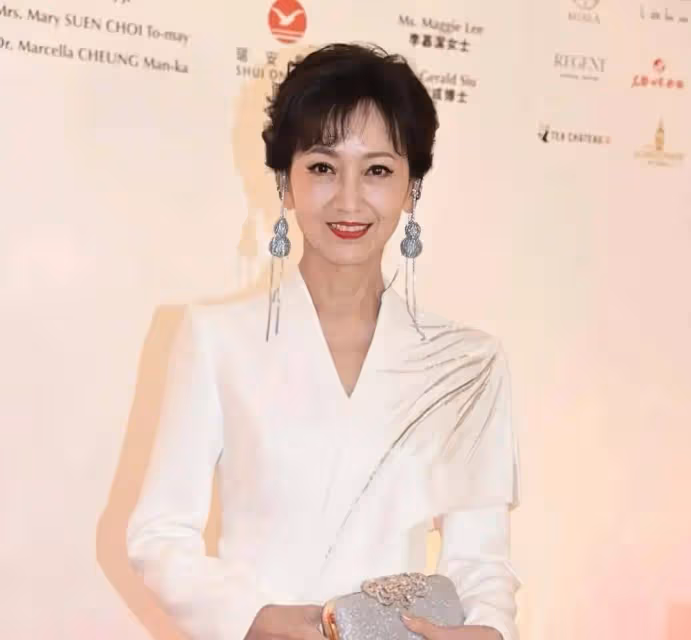 歷屆香港小姐齊聚一堂!女神趙雅芝艷壓全場,朱玲玲氣質絕佳