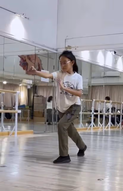 TVB前花旦楊思琦曬近況!自曝女兒醉心武術,招數看起來有板有眼