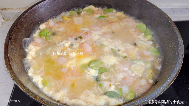 雞蛋和它絕配!花小錢,吃出一道「補腦好菜」,鮮嫩到飛起,一個菜掃光一鍋飯