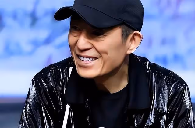 張藝謀問董宇輝:湖北之行最大的收穫是什麼?董宇輝回應顯情商