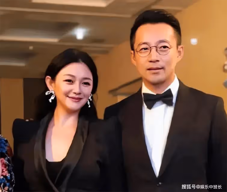 大S家事連國台辦也發聲了,汪小菲徹底對前妻死心,拆除S酒店招牌