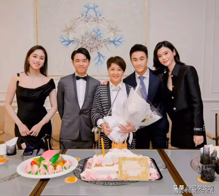 梁安琪幸福了!子女兒媳為其慶生,何超瓊也在 兩人親密合影似姐妹