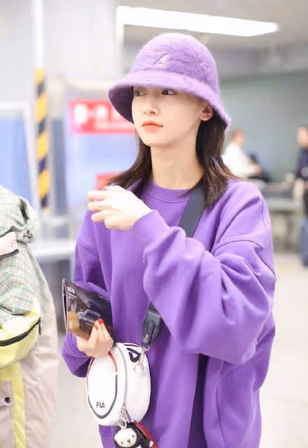 聰明女人在夏天,都喜歡穿「紫薯色」服飾,清新減齡襯膚色