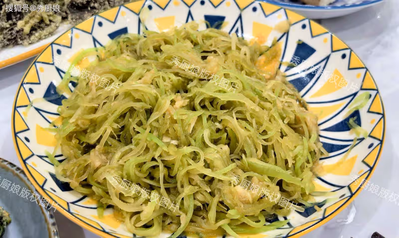 河南老兩口的晚餐,在朋友圈火了,網友:太寒酸了,看著就沒食慾