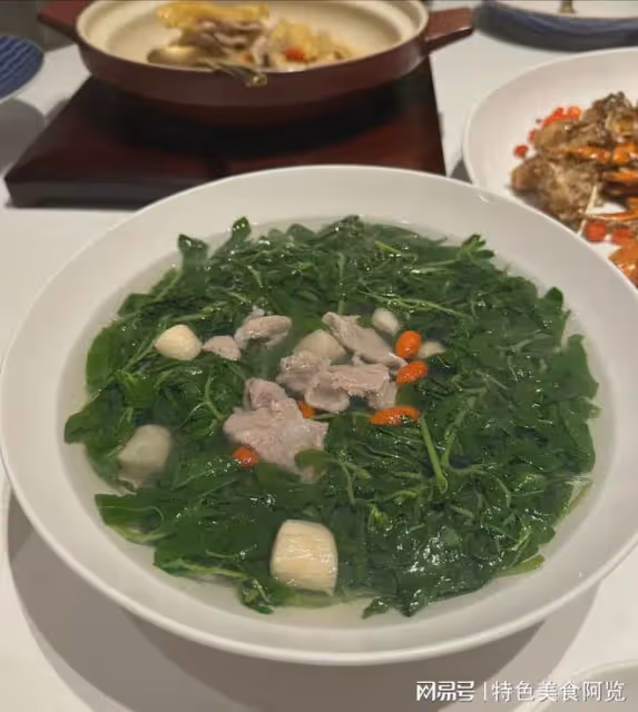 兩個北方人在廣州炳勝公館吃飯,結帳時差點沒錢付款,真尷尬。