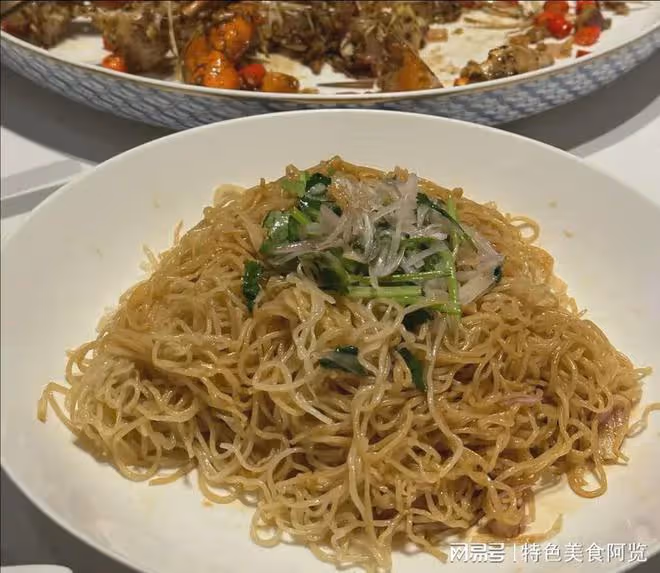 兩個北方人在廣州炳勝公館吃飯,結帳時差點沒錢付款,真尷尬。