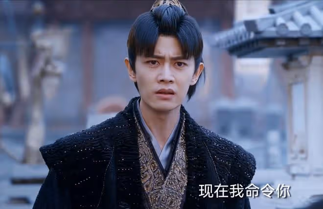 《烈焰》鬼木慘死,白蓮聖王上線?最弱聖王上線,伍賡、子羽吊打