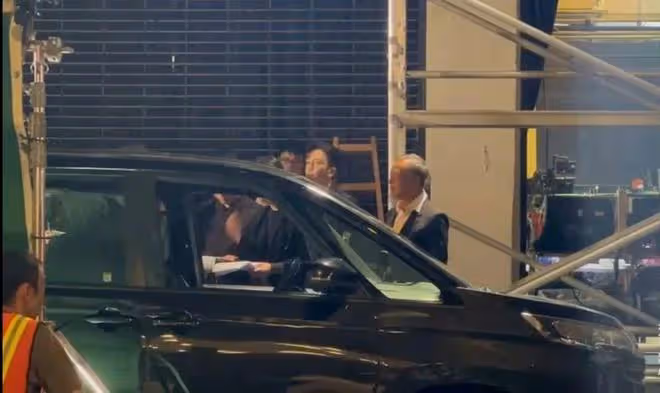 香港頂流接拍名導新作，經理人到場監督，名導陳年照曝光撞樣多位男星