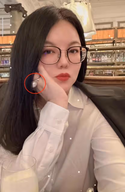 李湘與女兒王詩齡約會,戴超大珍珠鑽戒,舉手投足盡顯貴婦范兒
