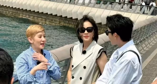 58歲吳君如近照曝光，形象大變引熱議，是歲月痕跡還是醫美手筆？