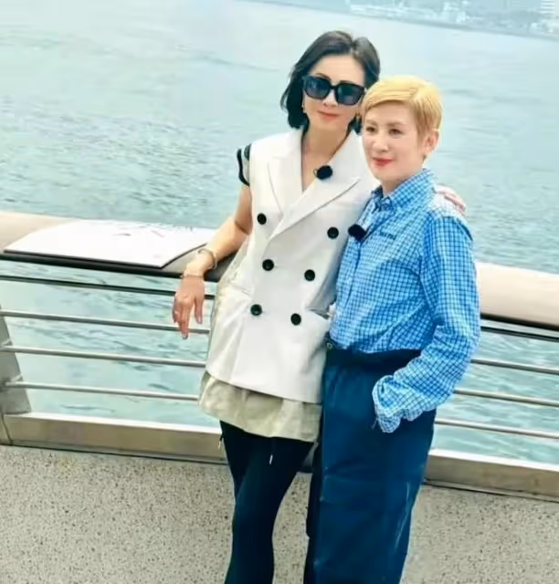 58歲吳君如近照曝光，形象大變引熱議，是歲月痕跡還是醫美手筆？