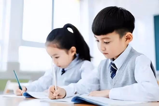 堂弟借住在我家，叔叔每月給500，兩個月後我趕人：還你兩千