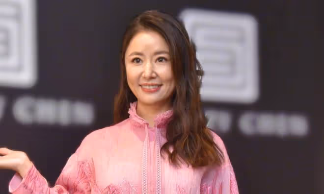 48歲林心如和50歲王艷的生圖，治好了我的容貌焦慮