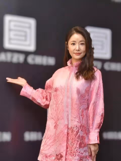 48歲林心如和50歲王艷的生圖，治好了我的容貌焦慮