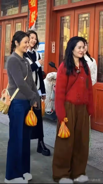 48歲林心如和50歲王艷的生圖，治好了我的容貌焦慮