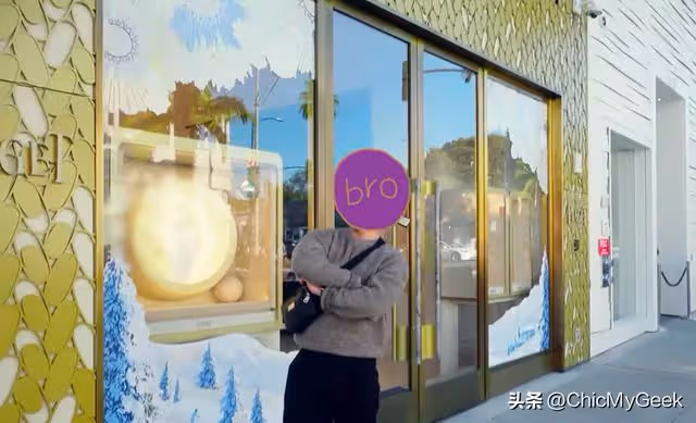 IU因愧疚狂刷頂級黑卡寵弟，網友：果然是韓國最吸金女星！