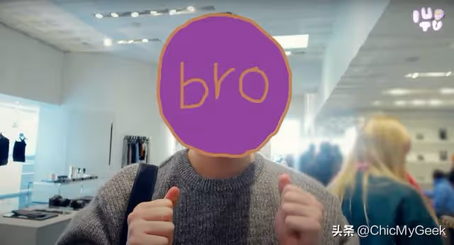 IU因愧疚狂刷頂級黑卡寵弟，網友：果然是韓國最吸金女星！
