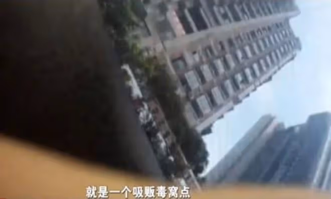 2014年，重慶男子嫌鄰居太吵報警，警方查出真相後，鄰居被判死刑