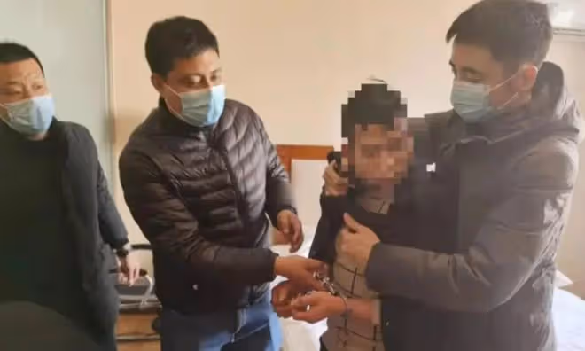 2014年，重慶男子嫌鄰居太吵報警，警方查出真相後，鄰居被判死刑