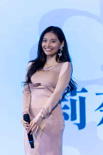 祈錦鈅才生完迅速恢復火辣身材　簽給林襄經紀人拍寫真集