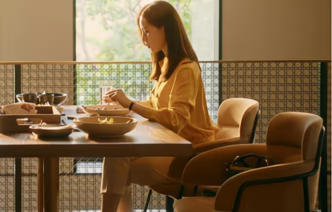 鳳凰男隱忍多年迎來春天，馬上忘乎所以，妻子果斷給他上了一課