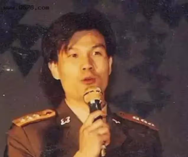 他曾力壓何炅,和吳宗憲齊名,郭德綱給他做助理,如今卻病痛纏身